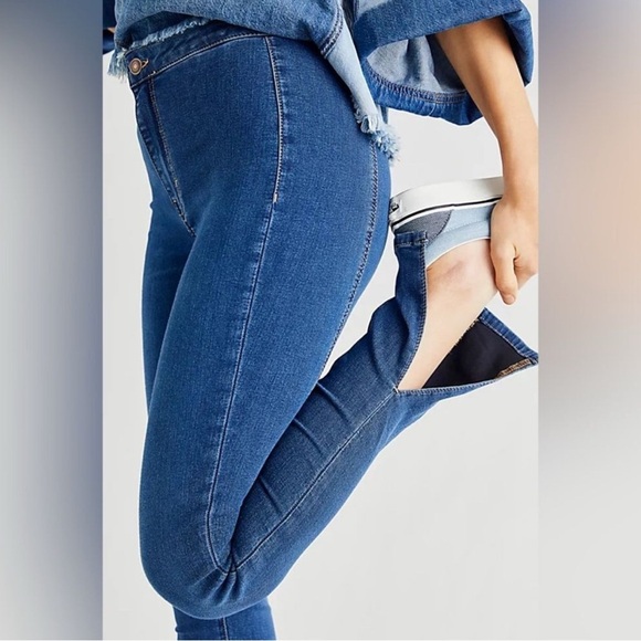 NWT Free People Riley High-Rise Slit Jeans in Nightshade Blue size 27 - Picture 5 of 10